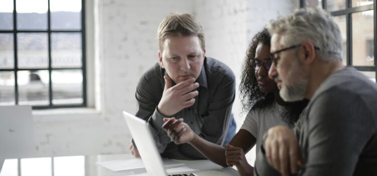 Effektive Zusammenarbeit in altersgemischten Teams